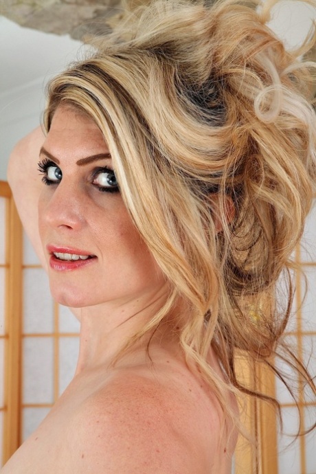 Blonde mature mom reveals sexy lingerie and strips for nipple & pussy closeup
