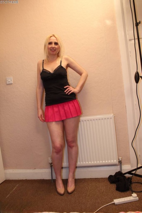 Blonde amateur Tracey Lain slides cotton panties aside for anal sex