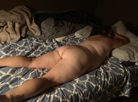 Amateur plumper Sexy NE BBW gets naked on her bed after flashing in a store
