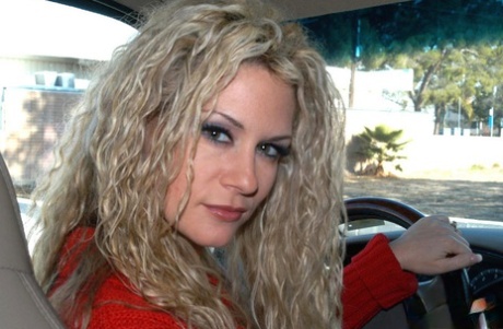 Middle-aged blonde Victoria Givens goes grocery shopping before a fuck