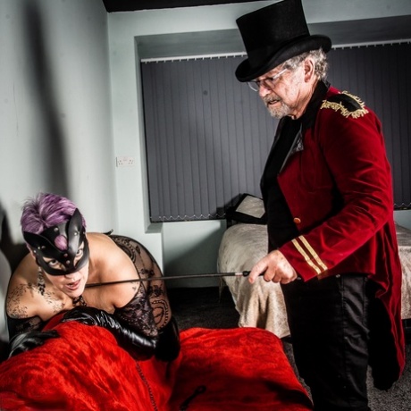 Mature fatty Layla Bird gives a deepthroat blowjob during costume play