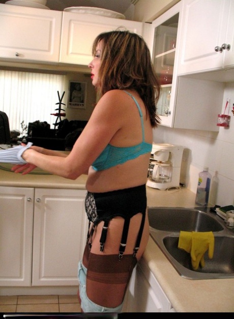 Chubby hottie Miss Abigail on her knees for kitchen deepthroat in stockings