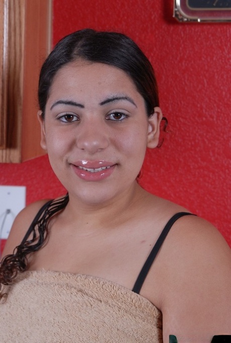 Young BBW Mercedez showing off big fat ass and belly rolls