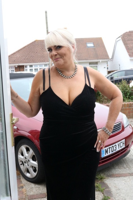 Mature fatty Christina gets her big boobs worshiped & her mature pussy dicked