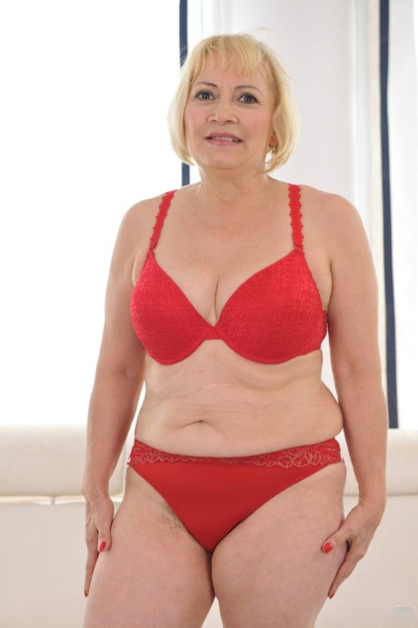 Mature Granny Pics