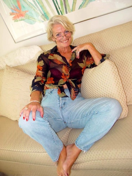 Short Hair Mature Pics