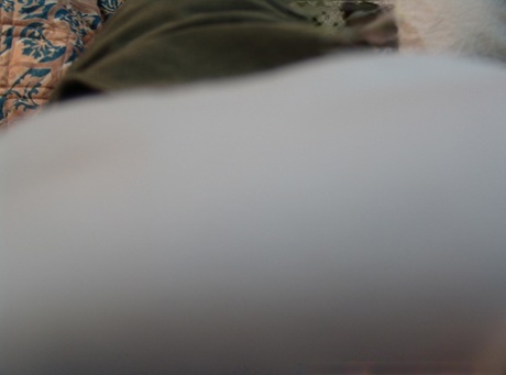 Mature swinger Tracy spreads her legs and gets gangbanged in a hotel room