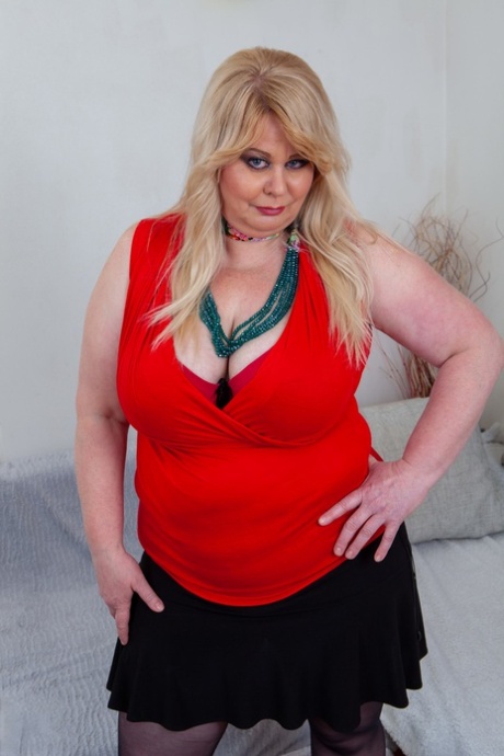 Lustful amateur BBW Adrianna seduces her admirer with her big tits