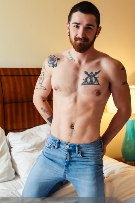 Hot gay dudes Killian Knox and Nick Milani pose before ramming each other
