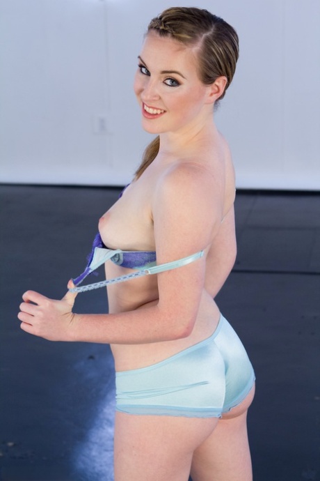 Petite teen Jessie Parker & lezdom Aiden Starr show off their sexy curves